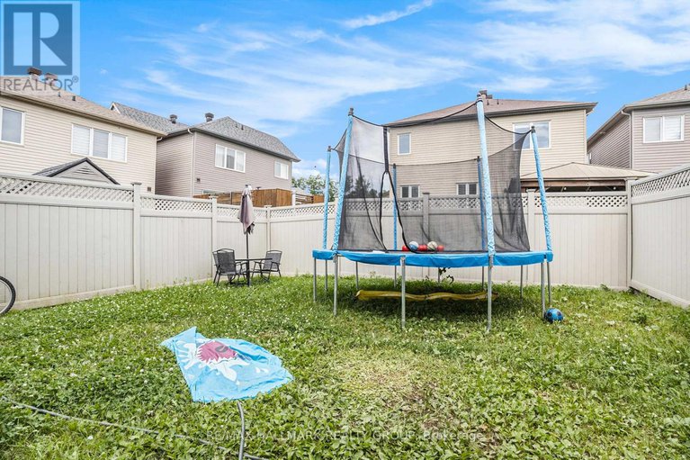 28523089/6349-renaud-road/mer-bleuebradley-estatesanderson-park/ottawa/ontario/K1W0J4_12