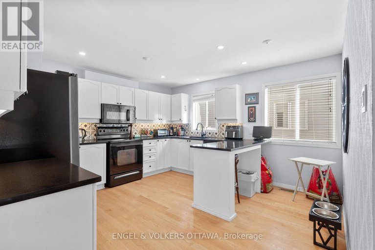 28745493/128-grandpark-circle/hunt-club-park/ottawa/ontario/K1G6R5_14