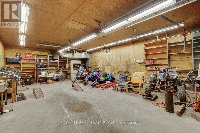 29655714/5523-mitch-owens-road/manotick-south-to-roger-stevens/ottawa/ontario/K1X1C2_30