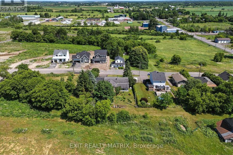28718772/26-farmers-avenue/vankleek-hill/champlain/ontario/K0B1R0_34