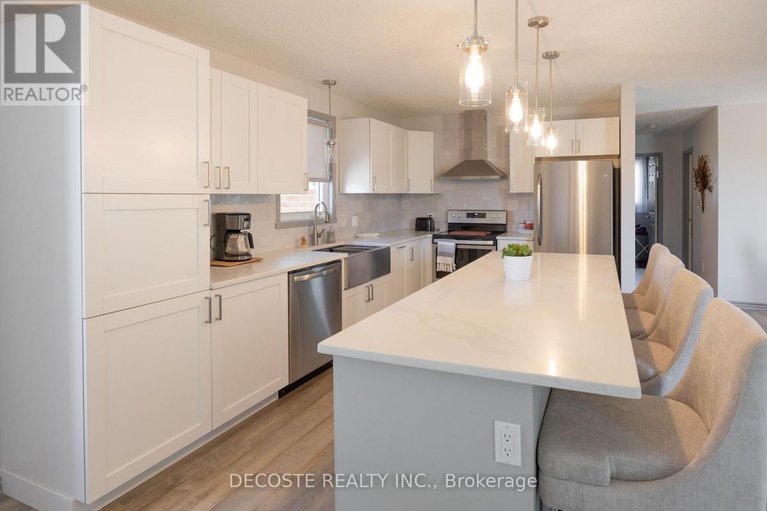 28955272/515-tobin-street/alexandria/north-glengarry/ontario/K0C1A0_12