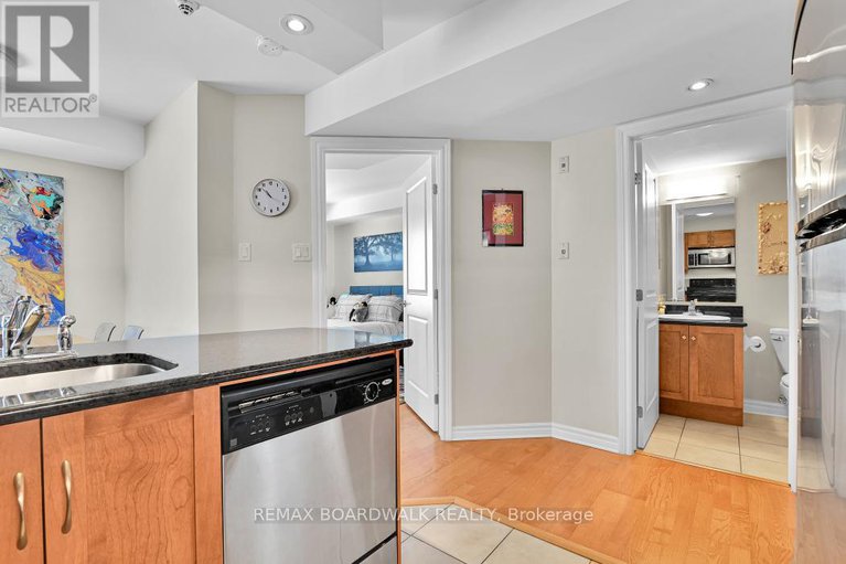 29364551/307-314-central-park-drive/central-park/ottawa/ontario/K2C4G4_17