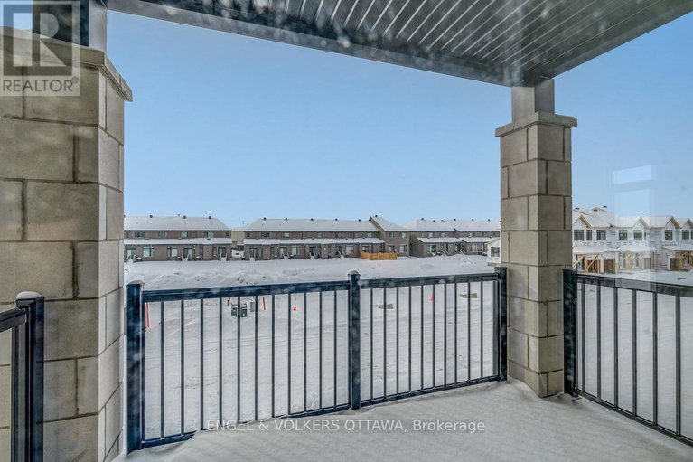 29308980/584-arbia-ridge/emerald-meadowstrailwest/ottawa/ontario/K2S2S4_31