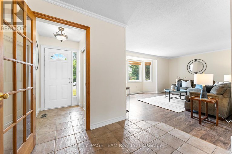 28996461/106-porcupine-trail/dunrobin-shores/ottawa/ontario/K0A1T0_5