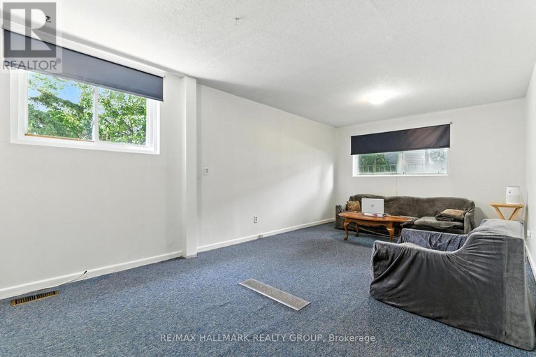 28647826/1127-maitland-avenue/copeland-park/ottawa/ontario/K2C2B8_26