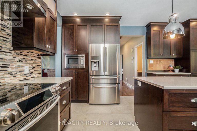 28652644/14-franklin-cathcart-crescent/stittsville-south/ottawa/ontario/K2S2A7_13