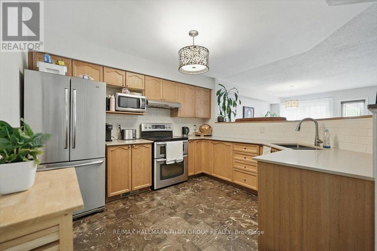 28576783/11-great-oak-private/riverview-park/ottawa/ontario/K1G6P7_3
