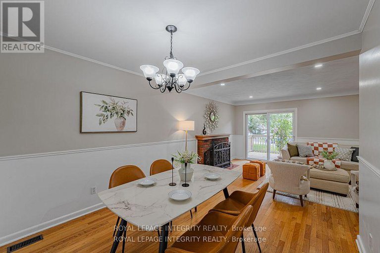 28733956/1695-gage-crescent-n/bel-air-heights/ottawa/ontario/K2C0Z7_12