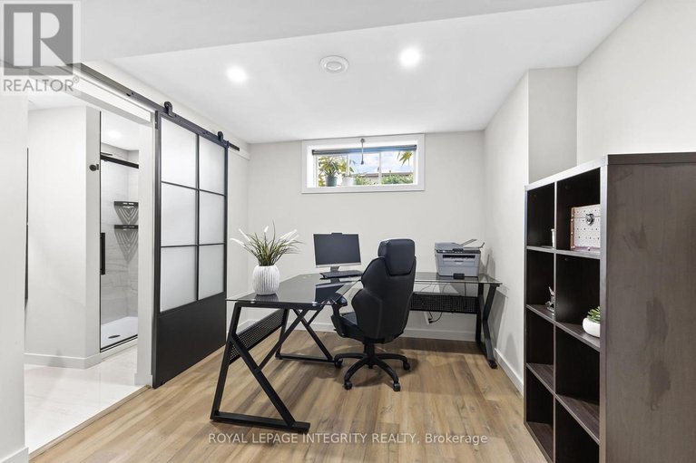 29651111/204-hybrid-street/embrun/russell/ontario/K0A1W0_23