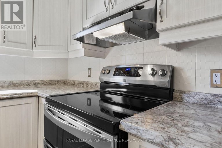 28945911/5-revol-road/merivale-gardens/ottawa/ontario/K2G0B8_29