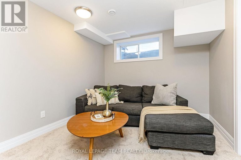 29652358/121-woodhurst-crescent/stittsville-south/ottawa/ontario/K2S0T4_35