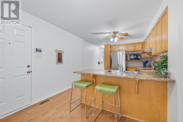 29595163/10-lakepointe-drive/avalon-east/ottawa/ontario/K4A5E3_3