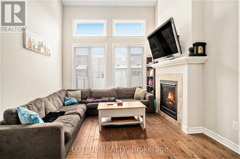 28614851/336-rainrock-crescent/mer-bleuebradley-estatesanderson-park/ottawa/ontario/K1W0J6_3