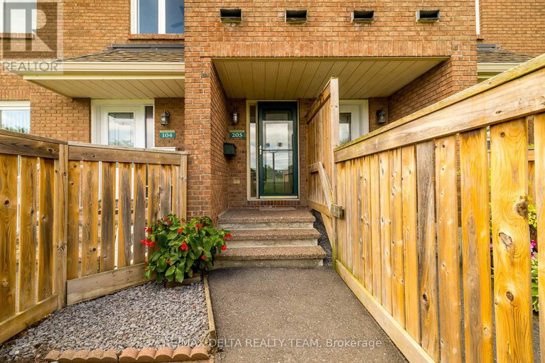 28473822/205-1720-marsala-crescent/fallingbrookpineridge/ottawa/ontario/K4A2G8_15