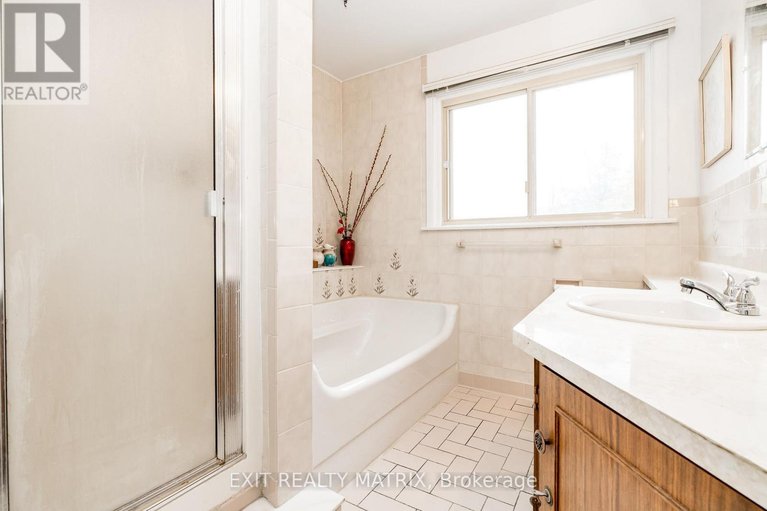 29077893/426-apple-tree-lane/viscount-alexander-park/ottawa/ontario/K1K2R6_25