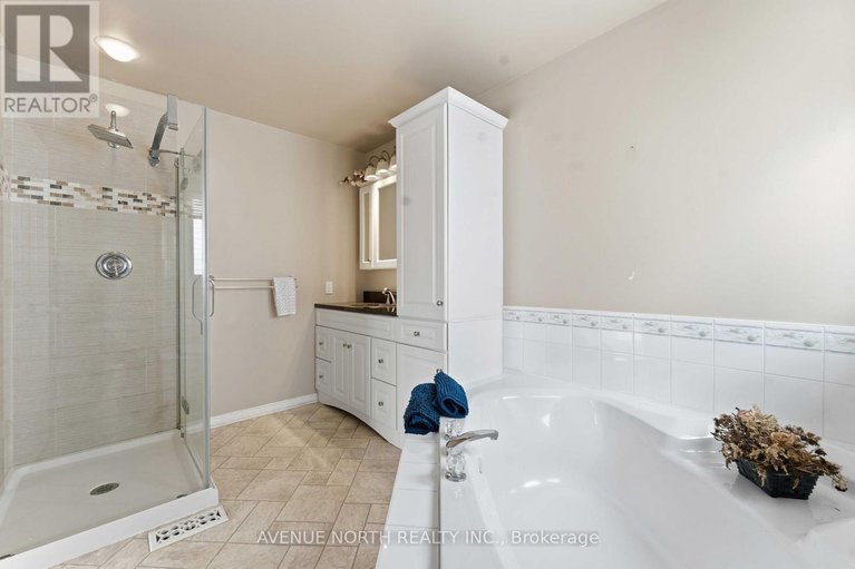 29591014/1838-mccallum-drive/fallingbrookgardenway-south/ottawa/ontario/K4A3S9_30