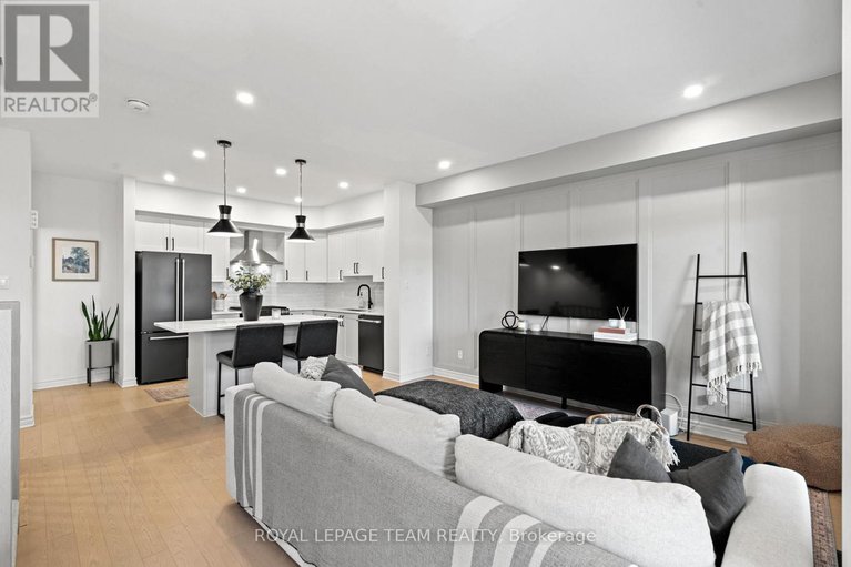 29015602/14-verglas-lane/mer-bleuebradley-estatesanderson-park/ottawa/ontario/K1W0P5_14