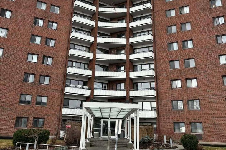 29619261/1217-20-chesterton-drive/borden-farmstewart-farmcarleton-heightsparkwood-hills/ottawa/ontario/K2E6Z7_1