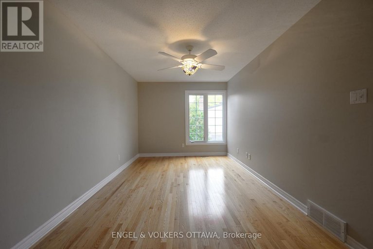28925521/355-kintyre-private/carleton-square/ottawa/ontario/K2C3M6_21