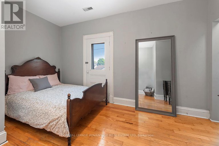 28631022/6-foster-avenue/smiths-falls/smiths-falls/ontario/K7A1K1_29