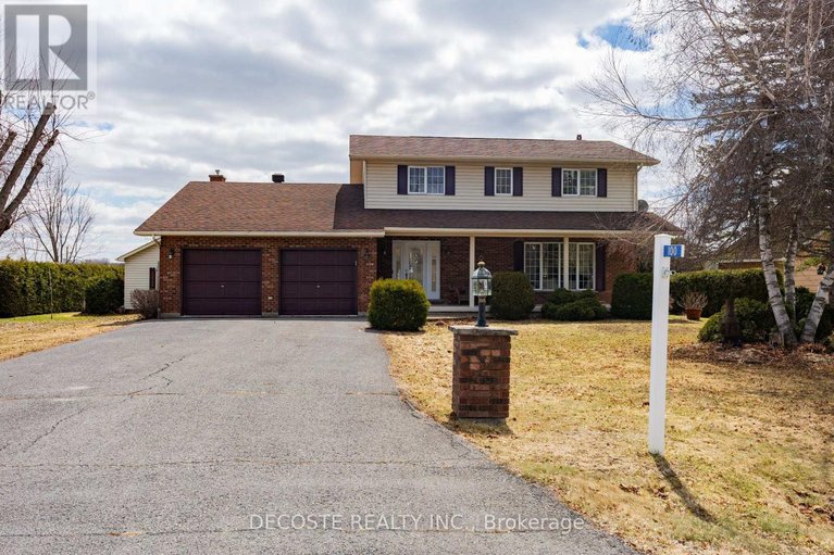 29630815/100-macleod-crescent/alexandria/north-glengarry/ontario/K0C1A0_1