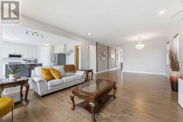 29484591/643-terrier-circle/goulbourn-twp-from-franktown-rdsouth-to-rideau/ottawa/ontario/K0A2Z0_9