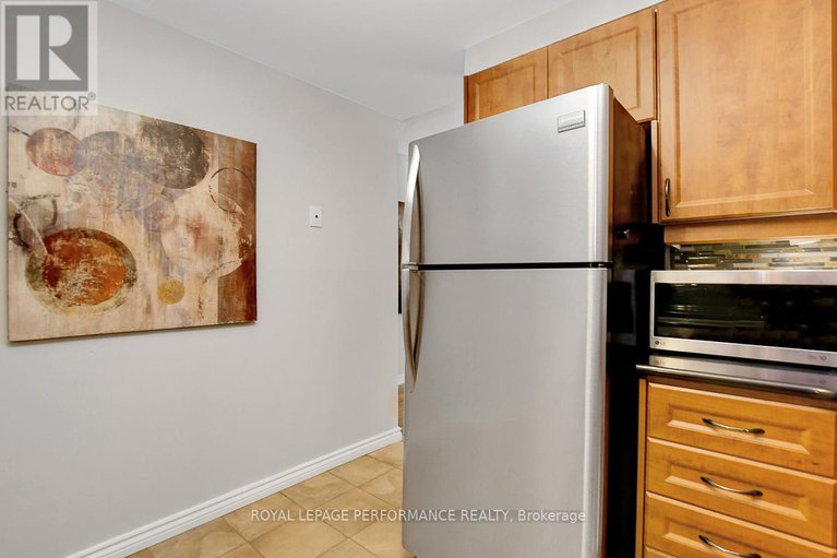 28841567/3-2-columbus-avenue/overbrook/ottawa/ontario/K1K1R3_11