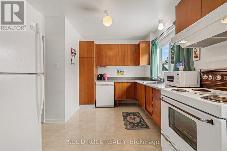 29399475/990-harkness-avenue/riverside-park/ottawa/ontario/K1V6P2_12