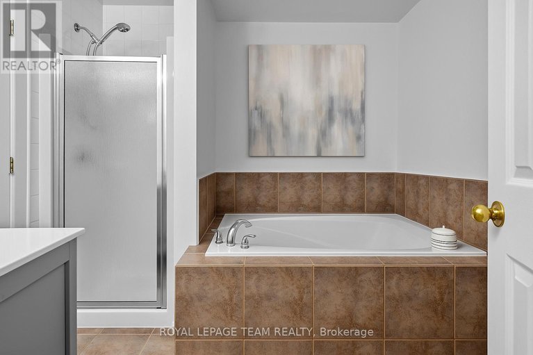 29079395/114-wharhol-private/westcliffe-estates/ottawa/ontario/K2H1G6_19