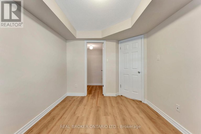 29027595/778a-chapman-mills-drive/strandherd/ottawa/ontario/K2J3V2_16