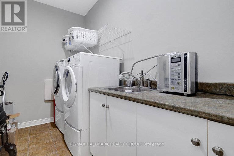 28232415/46-chapelier-private/queenswood-heights-south/ottawa/ontario/K1E3Y1_38
