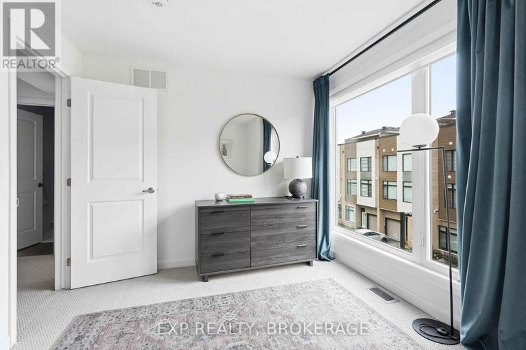 29133391/59-cherry-blossom-private/redwood-park/ottawa/ontario/K2H0C4_29