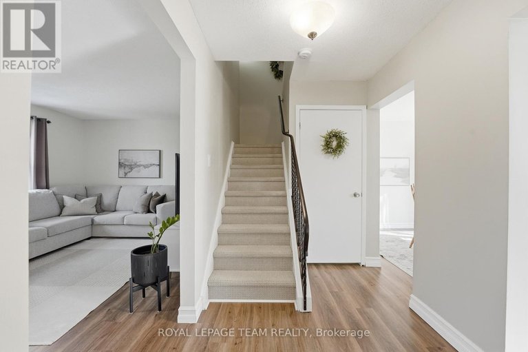 29452274/67-castlefrank-road/glencairnhazeldean/ottawa/ontario/K2L2E6_28