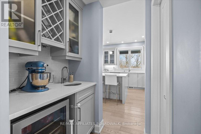 28084122/724-mcmanus-avenue/manotick-village-manotick-estates/ottawa/ontario/K4M0B2_15