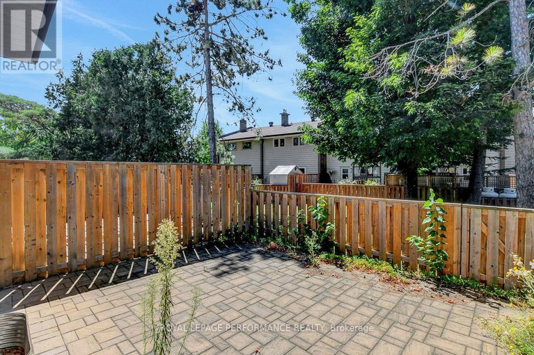 29080799/7-carmichael-court/beaverbrook/ottawa/ontario/K2K1K1_20