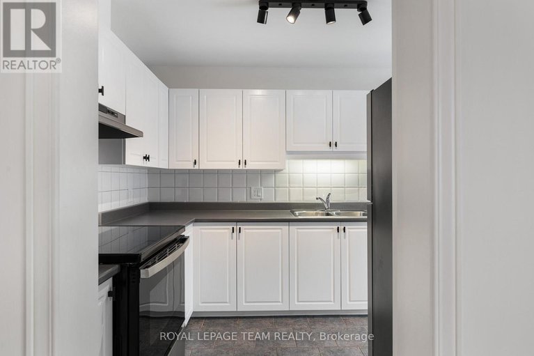 29240606/32-bishops-mills-way/beaverbrook/ottawa/ontario/K2K3C1_15