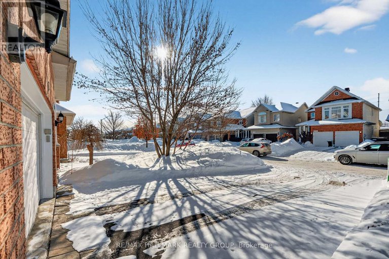 29352241/1952-schroeder-crescent/springridgeeast-village/ottawa/ontario/K4A4P7_50