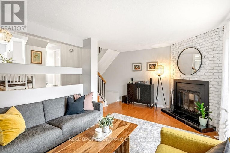 29633974/1095-avignon-court/orleans-wood/ottawa/ontario/K1C2M2_11