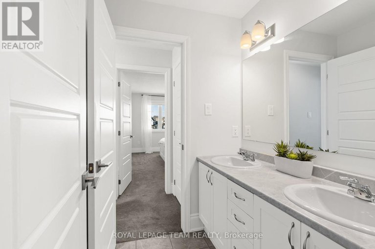 28493970/673-rye-grass-way/half-moon-bay/ottawa/ontario/K2J6Z8_24
