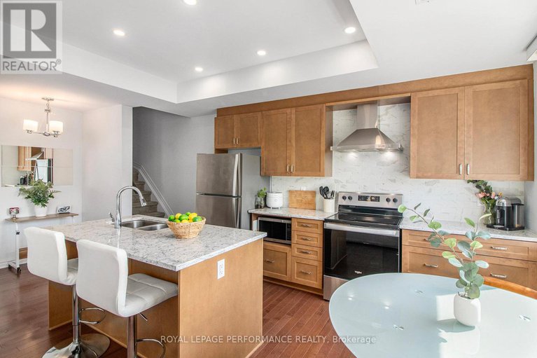 28674335/84-carabiner-private/mer-bleuebradley-estatesanderson-park/ottawa/ontario/K1W0L7_4