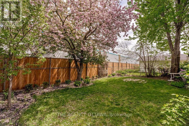 28490663/659-alesther-street/overbrookcastle-heights/ottawa/ontario/K1K1H8_35
