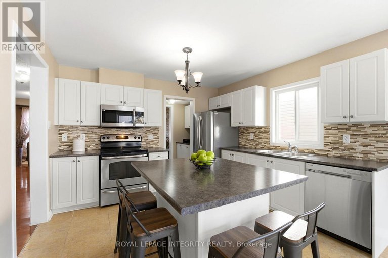 29600892/2720-grand-canal-street/half-moon-bay/ottawa/ontario/K2J0T1_17