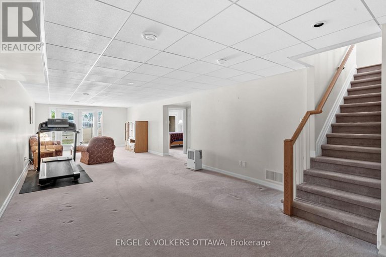 28655114/120-manorhill-private/urbandale-acres/ottawa/ontario/K1H2J4_31