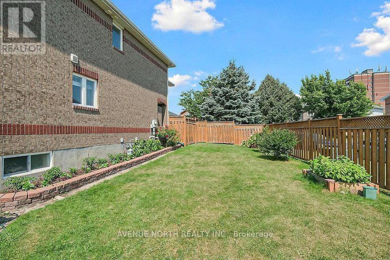 28782241/59-splinter-crescent/fairfield-heights/ottawa/ontario/K2B1B3_31