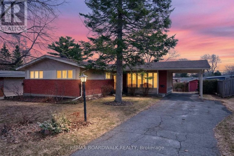 29594831/32-bowmoor-avenue/borden-farmstewart-farmcarleton-heightsparkwood-hills/ottawa/ontario/K2E6M4_38