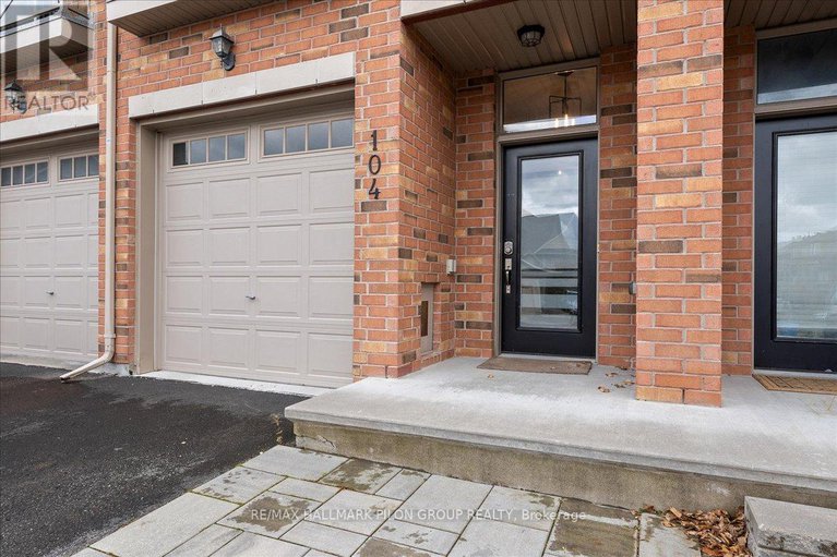 28279535/104-lionel-private/springridgeeast-village/ottawa/ontario/K4A0X1_2