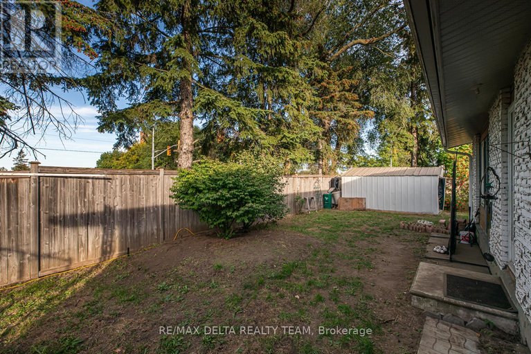 29690453/2465-tupper-avenue/hawthorne-meadows/ottawa/ontario/K1G1G6_20