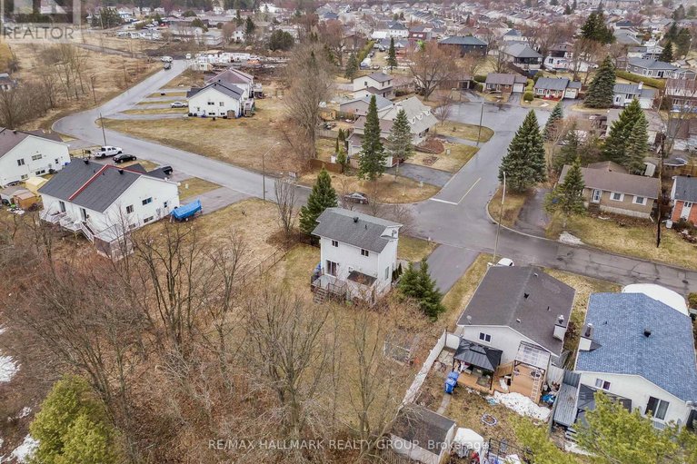 29592597/436-yves-street/town-of-rockland/clarence-rockland/ontario/K4K1E9_39