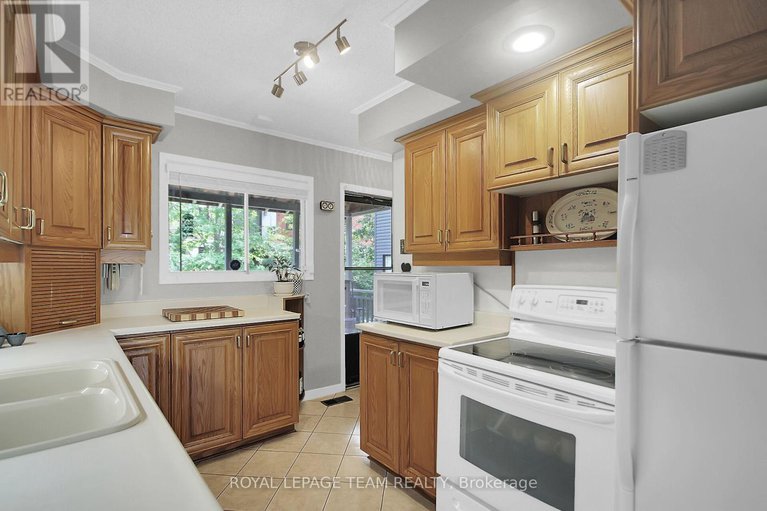28464329/96-prince-albert-street/overbrookcastle-heights/ottawa/ontario/K1K2A1_14