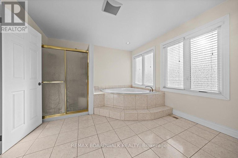 29344608/7089-bush-drive/greely/ottawa/ontario/K4P1M8_29